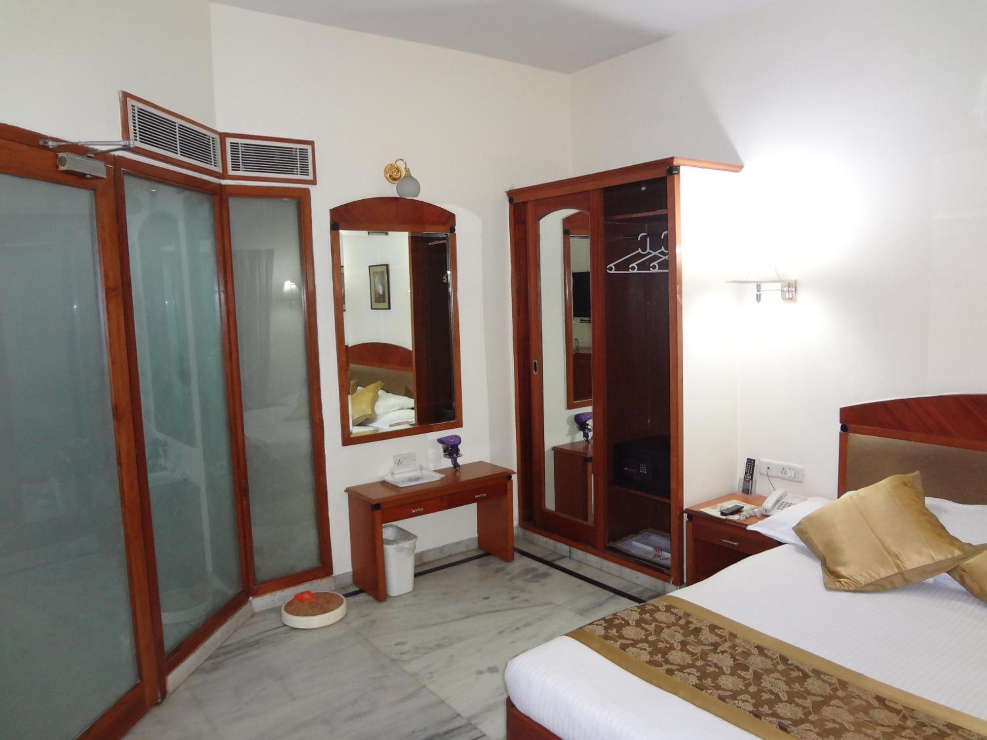 Daspalla Executive Court Visakhapatnam Exterior photo