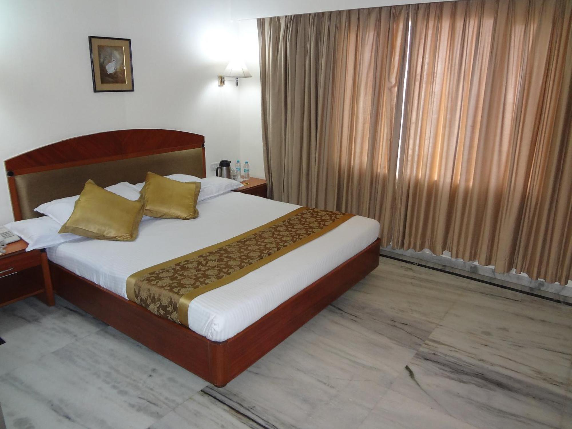 Daspalla Executive Court Visakhapatnam Exterior photo